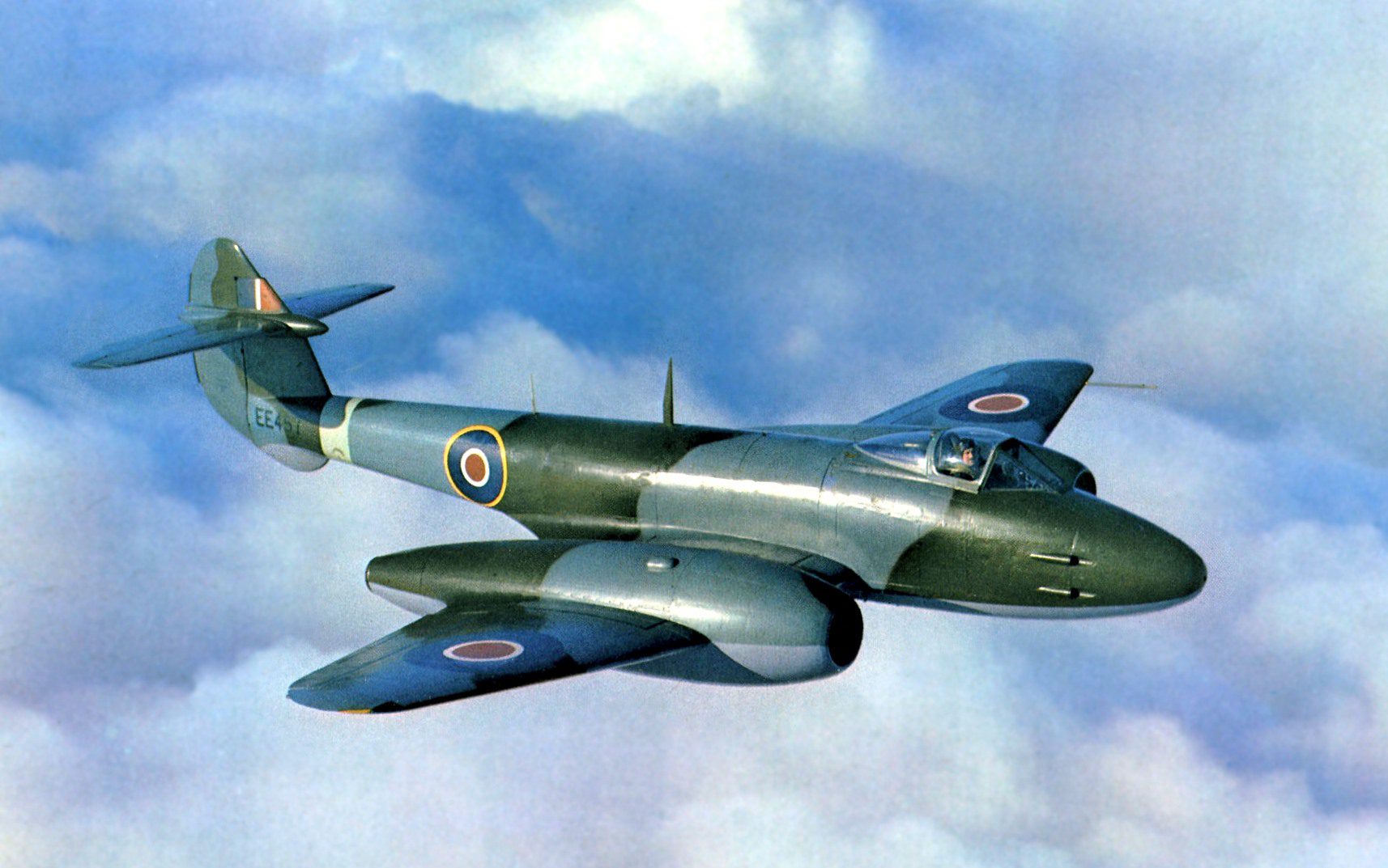 6 iconic Britain WW2 planes that were used to turn the tide of the war